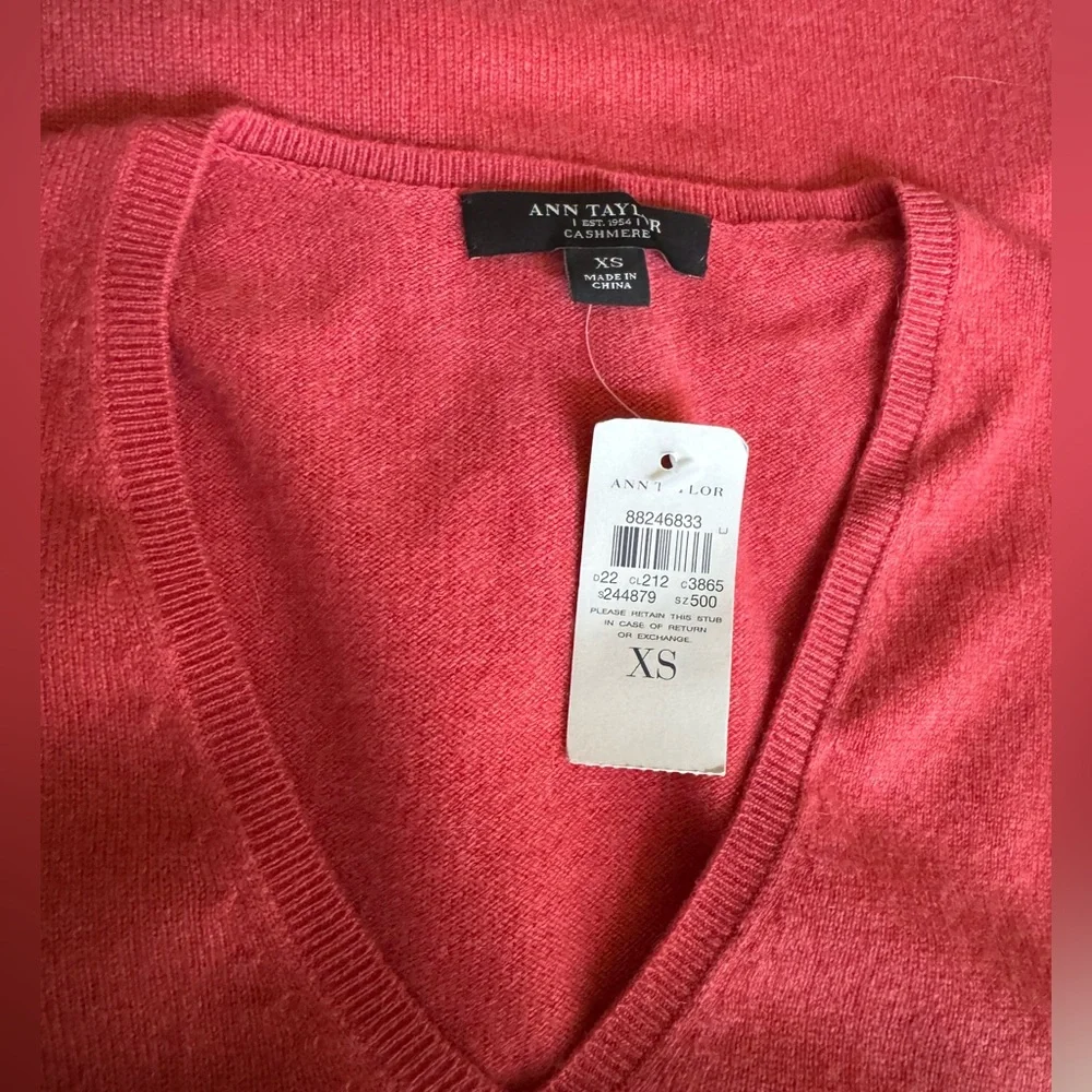 Ann Taylor Cashmere V-neck Sweater - Picture 3 of 4